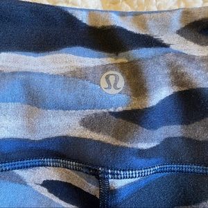 Camo lululemon 3/4 leggings